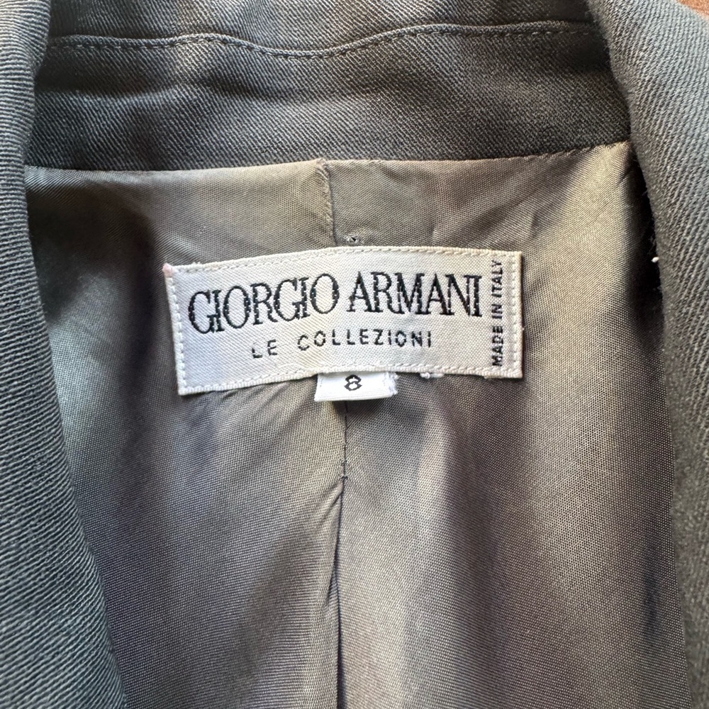 Vintage Giorgio Armani Le Collezioni for sculptural peplum wool suit. Size 8 - Picture 3 of 5